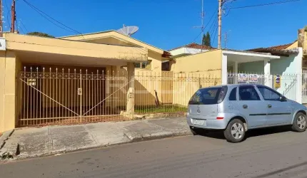 Venda de Casas / Padrão na cidade de São Carlos