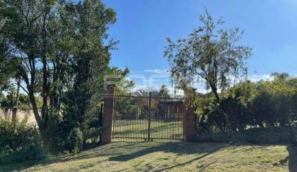 Chácara em condomínio à venda em São Carlos - 3 dorms, piscina