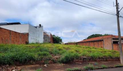 Venda de Terreno / Lote na cidade de São Carlos