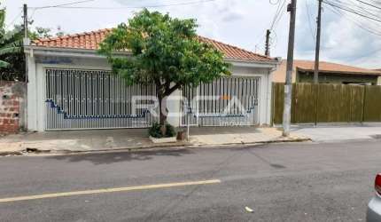 Linda casa no Jardim São Carlos 5 com 2 dormitórios e churrasqueira