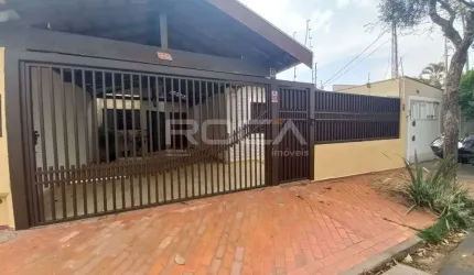 Casa de alto padrão com 3 dormitórios e área externa no Jardim Santa Paula