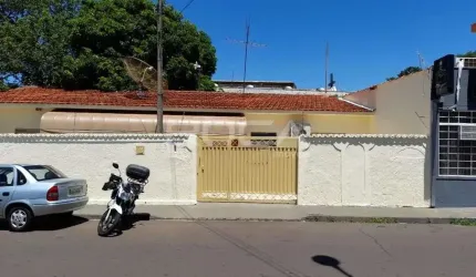 Venda de Casas / Padrão na cidade de São Carlos