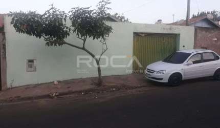 Casa à venda em Zavaglia, São Carlos | 02 dormitórios, 04 garagens!