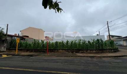 Oportunidade única! Terreno de padrão à venda no Jardim Embaré, São Carlos.