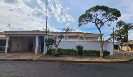 Linda casa à venda no bairro Jardim Santa Felícia em São Carlos