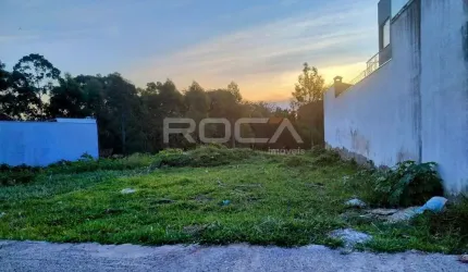 Terreno à venda no Jardim do Bosque, São Carlos - Oportunidade única!