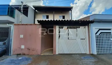 Linda Casa de 4 Dormitórios à Venda no Jardim Botafogo 1 em São Carlos