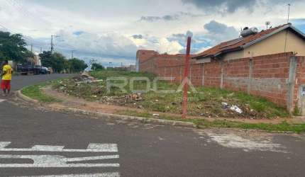 Venda de Terreno / Padrão na cidade de São Carlos