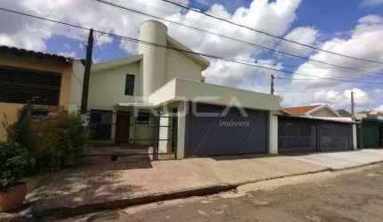 Casa padrão à venda no Jardim São Rafael, São Carlos: 3 dormitórios, suíte, churrasqueira e jacuzzi!