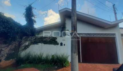 Encantadora Casa Padrão com 3 Dormitórios no Jardim Alvorada, São Carlos