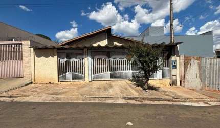 Casa Padrão à venda em Vila Monteiro, São Carlos - Oportunidade!