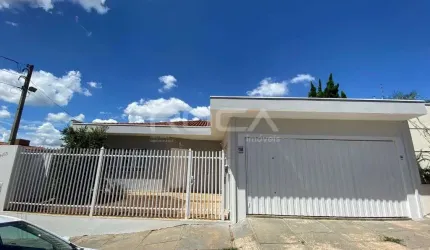 Casa de alto padrão à venda no Centro de São Carlos: 3 dormitórios, suíte, piscina e 6 vagas de garagem