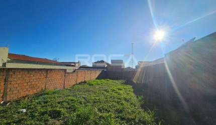 Terreno à venda na Vila Brasília, São Carlos: sua oportunidade de construir o seu lar dos sonhos!
