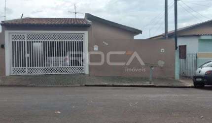 Casa à venda na Vila Jacobucci, São Carlos: 3 dormitórios, suíte, garagem coberta