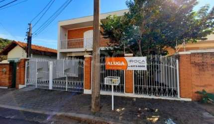 Casa à venda no Jardim Macarengo, São Carlos: 4 dormitórios e 2 suítes