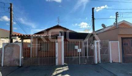 Casa Geminada à venda na Vila Boa Vista, São Carlos - 2 dormitórios, 2 banheiros, 2 garagens!