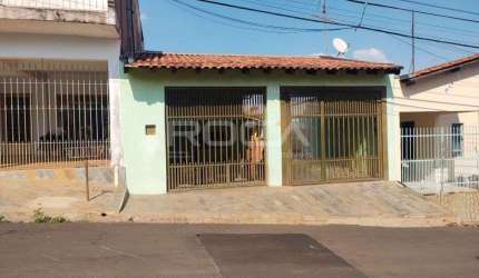 Casa padrão à venda em Romeu Tortorelli, São Carlos - 2 dormitórios e edícula