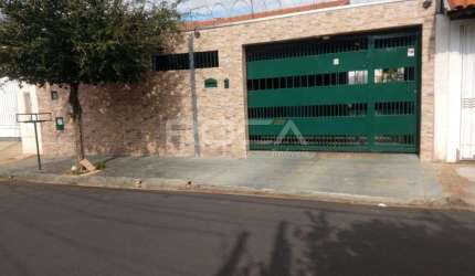 Casa moderna com 3 dormitórios e 2 suítes no Jardim Ipanema, São Carlos