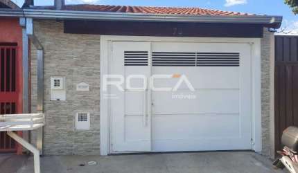 Casa à venda no bairro Cidade Aracy, São Carlos - 2 dormitórios e 2 garagens!