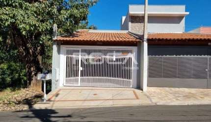Casa à venda no Rancho Velho, São Carlos - 2 dormitórios, 2 garagens cobertas
