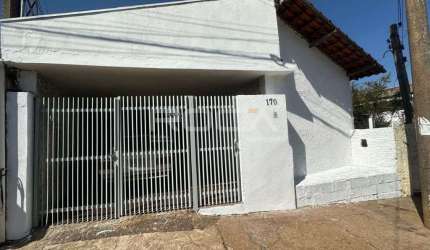 Casa padrão de 3 dormitórios na Vila Izabel, São Carlos - Venda ou Locação!