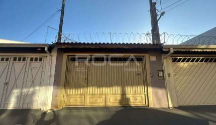 Casa padrão à venda no bairro Planalto Paraíso em São Carlos