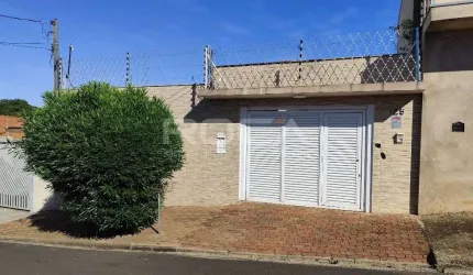 Casa padrão para alugar no Jardim Hikare, São Carlos - 3 dormitórios, piscina e churrasqueira!