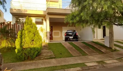 Casa de luxo em condomínio fechado no Jardim Jóckei Club A!