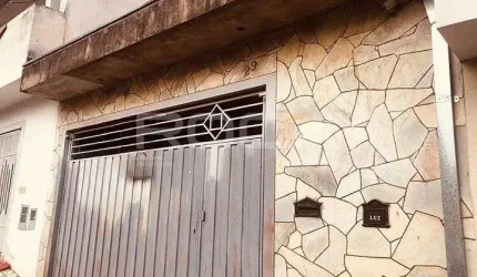 Casa à venda no Belvedere, São Carlos - 2 dorms, garagem coberta e muito mais!