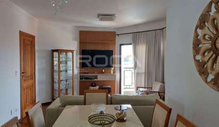 Apartamento Padrão à venda em Chácara Parollo, São Carlos - 3 dormitórios, sacada e muito mais!