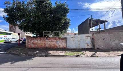 Terreno à venda na Vila Marcelino, São Carlos: ótima oportunidade de investimento!