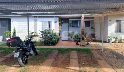 Linda casa à venda em condomínio no bairro Moradas 1 em São Carlos