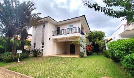 Casa de luxo com 3 suítes e amplo quintal no Parque Faber Castell I