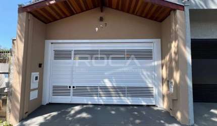 Casa à venda no Jardim Bandeirantes, São Carlos - 2 dormitórios, suíte, garagem coberta