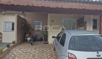 Casa Padrão à venda no Jardim Tangará, São Carlos - 2 dormitórios e 2 banheiros