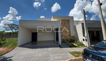 Linda Casa de 3 dormitórios no Condomínio Recanto do Sabiá em São Carlos