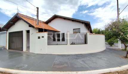 Casa Padrão com 3 Dormitórios em Residencial Samambaia, São Carlos