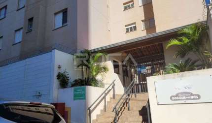 Apartamento de 2 dormitórios com móveis planejados no Recreio São Judas Tadeu em São Carlos
