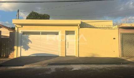 Casa de alto padrão com 3 dormitórios no Loteamento Municipal São Carlos 3