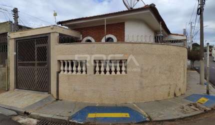 Linda casa de 3 dormitórios para alugar em São Carlos - SILVIO VILARI