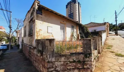 Venda de Casas / Comercial na cidade de São Carlos