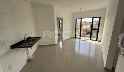 Apartamento de 2 dormitórios com suíte e varanda na Cidade Jardim, São Carlos