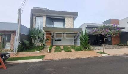 Linda casa à venda no Residencial Samambaia, São Carlos, com 3 dormitórios e suíte