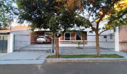 Casa de padrão para alugar em Cidade Jardim, São Carlos.