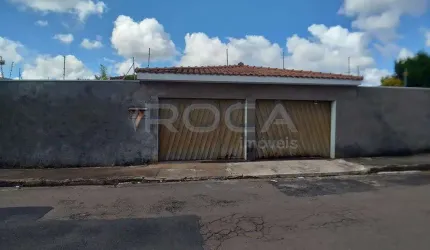 Casa à venda em São Carlos: 3 dormitórios, 2 suítes, canil e depósito