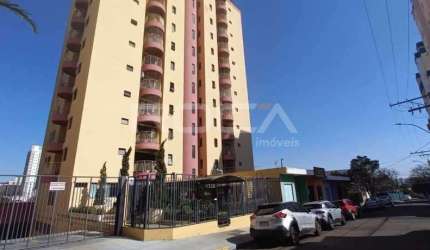 Apartamento à venda e locação no CENTRO de São Carlos com 2 dormitórios e garagem coberta