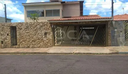 Casa de luxo em Planalto Paraíso: 4 dormitórios, piscina e churrasqueira