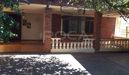 Casa de alto padrão com 3 dormitórios no Centro de São Carlos