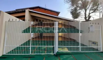 Sobrado de Luxo com 4 Dormitórios em Cidade Jardim, São Carlos
