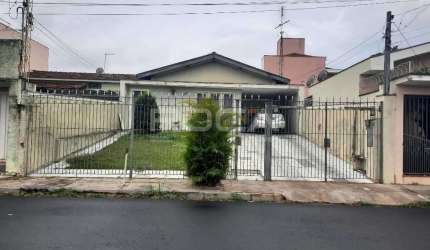 Venda de Casas / Padrão na cidade de São Carlos